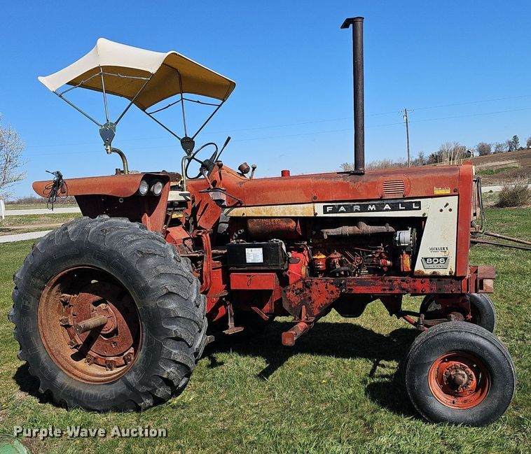 image for item DQ8700 Farmall F 806D tractor