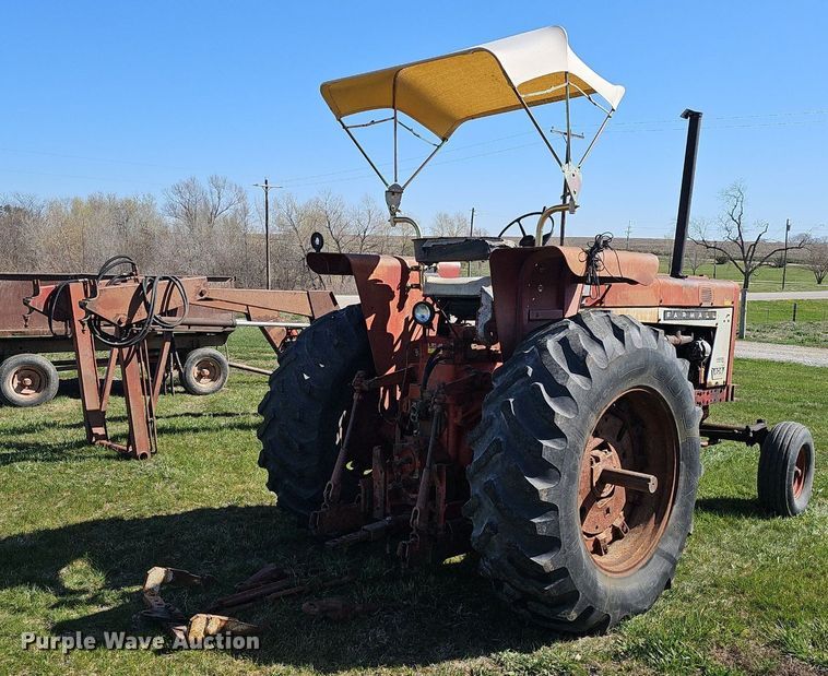 image for item DQ8700 Farmall F 806D tractor