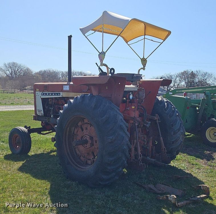 image for item DQ8700 Farmall F 806D tractor