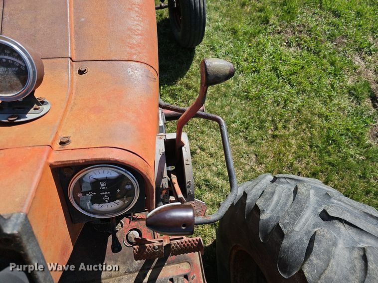 image for item DQ8700 Farmall F 806D tractor