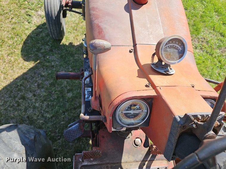 image for item DQ8700 Farmall F 806D tractor