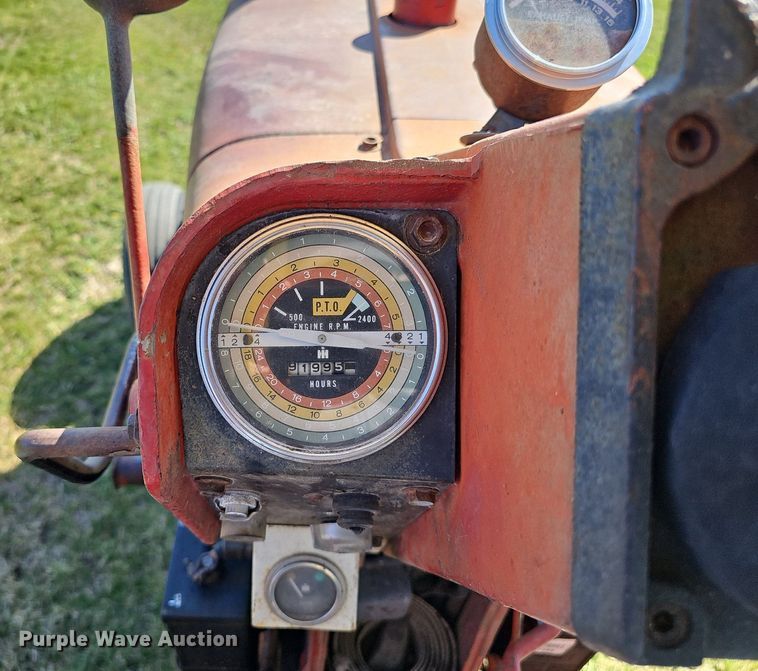 image for item DQ8700 Farmall F 806D tractor