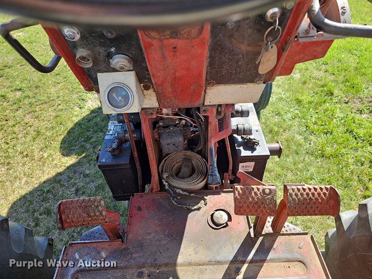 image for item DQ8700 Farmall F 806D tractor