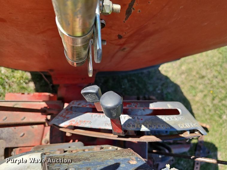 image for item DQ8700 Farmall F 806D tractor