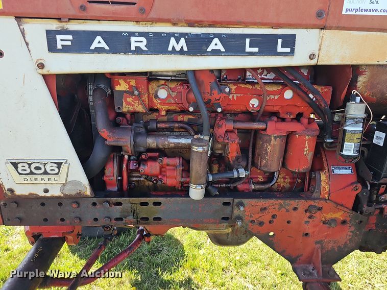 image for item DQ8700 Farmall F 806D tractor
