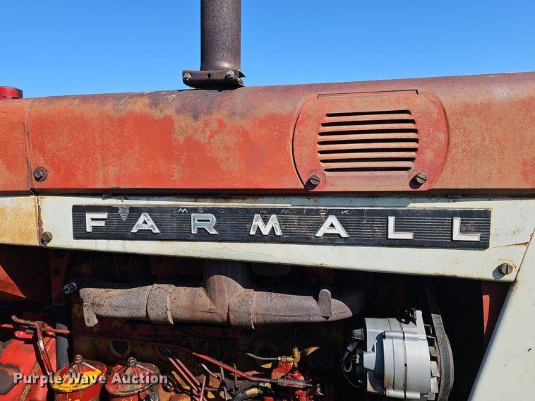 image for item DQ8700 Farmall F 806D tractor