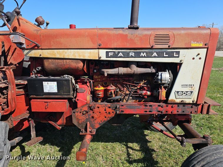 image for item DQ8700 Farmall F 806D tractor