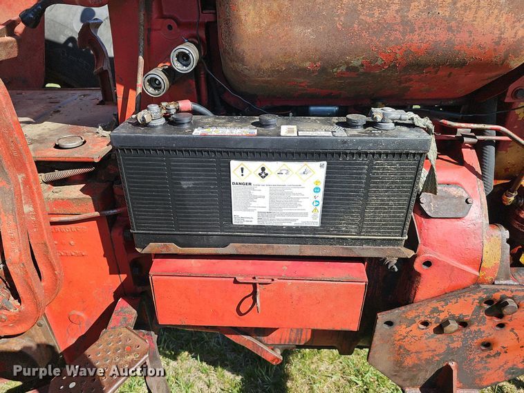 image for item DQ8700 Farmall F 806D tractor