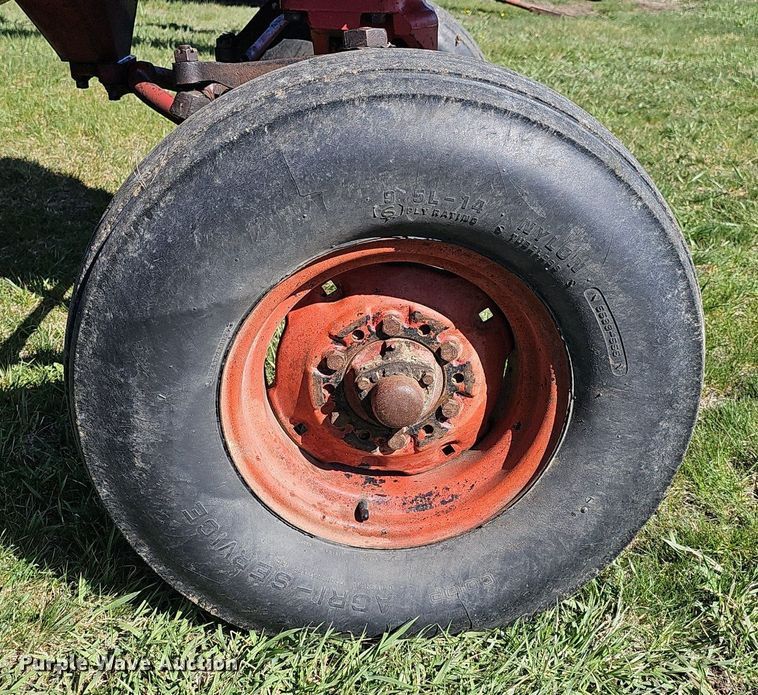 image for item DQ8700 Farmall F 806D tractor