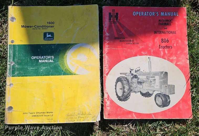 image for item DQ8700 Farmall F 806D tractor