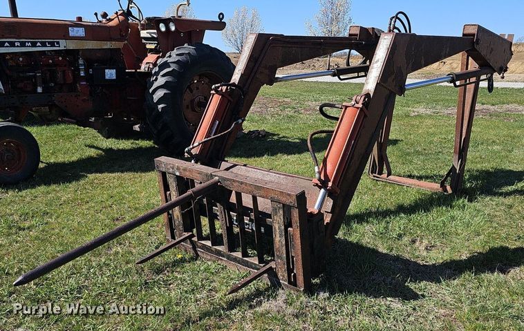 image for item DQ8700 Farmall F 806D tractor
