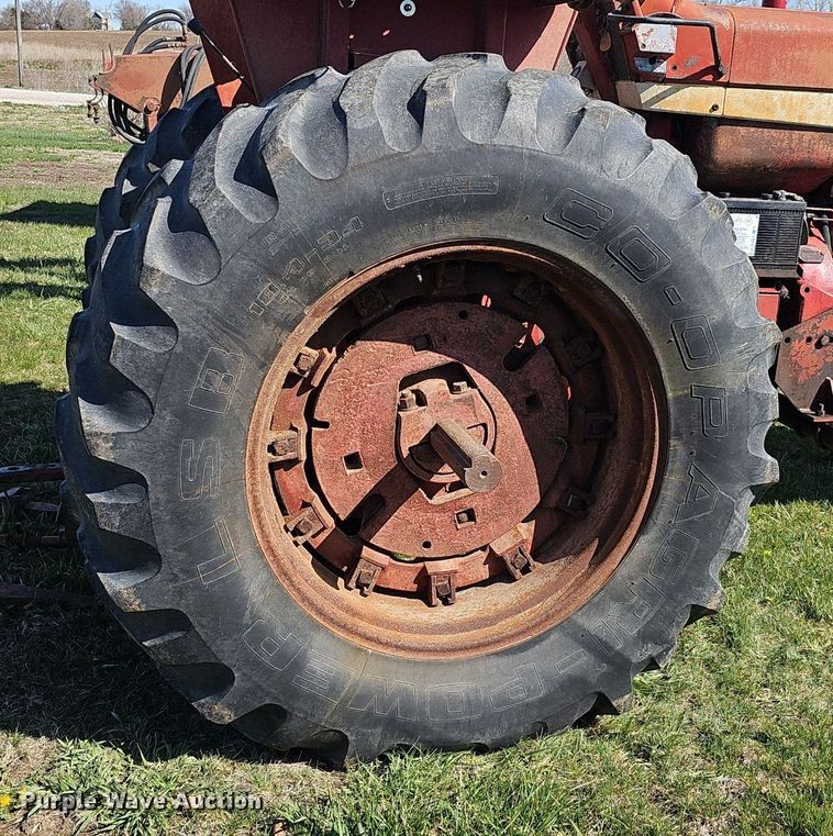 image for item DQ8700 Farmall F 806D tractor