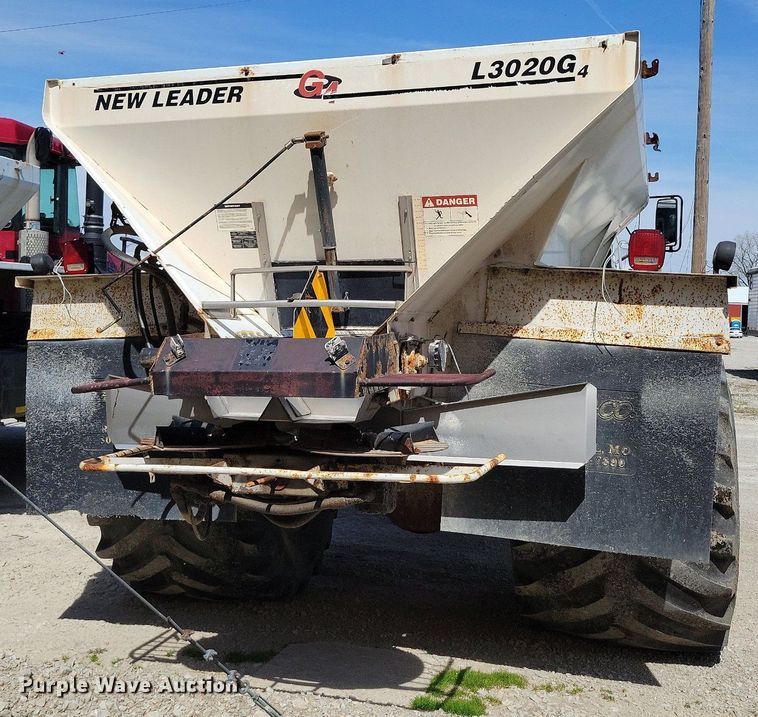 image for item DR7907 1997 International 2554 spreader truck