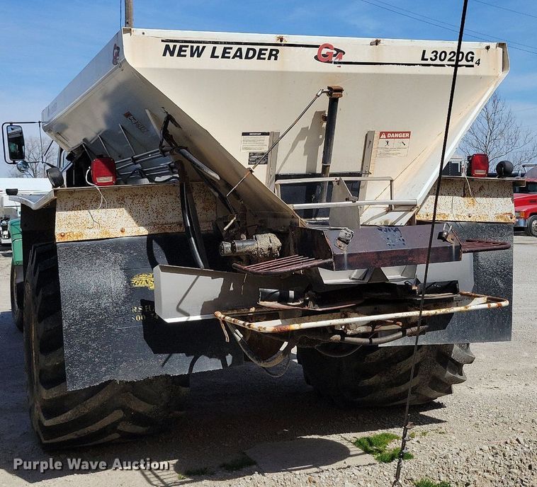 image for item DR7907 1997 International 2554 spreader truck