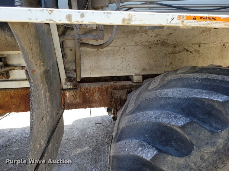 image for item DR7907 1997 International 2554 spreader truck