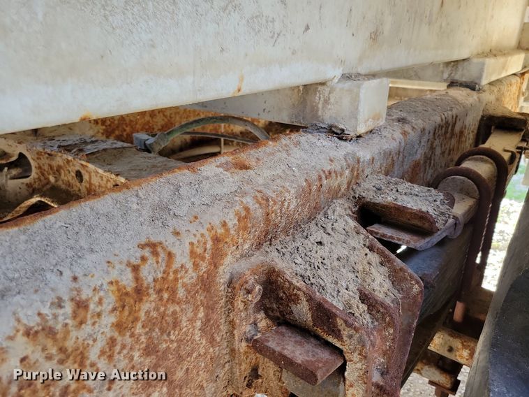 image for item DR7907 1997 International 2554 spreader truck