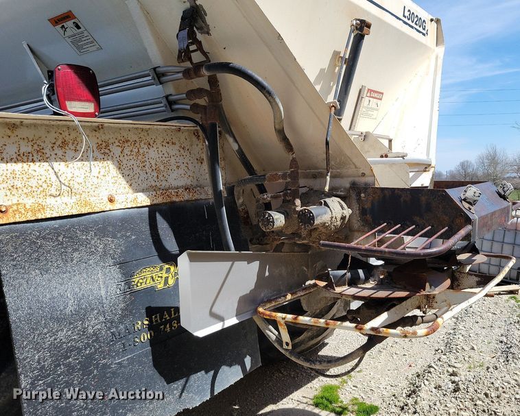 image for item DR7907 1997 International 2554 spreader truck