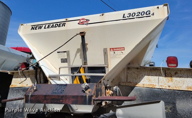 image for item DR7907 1997 International 2554 spreader truck