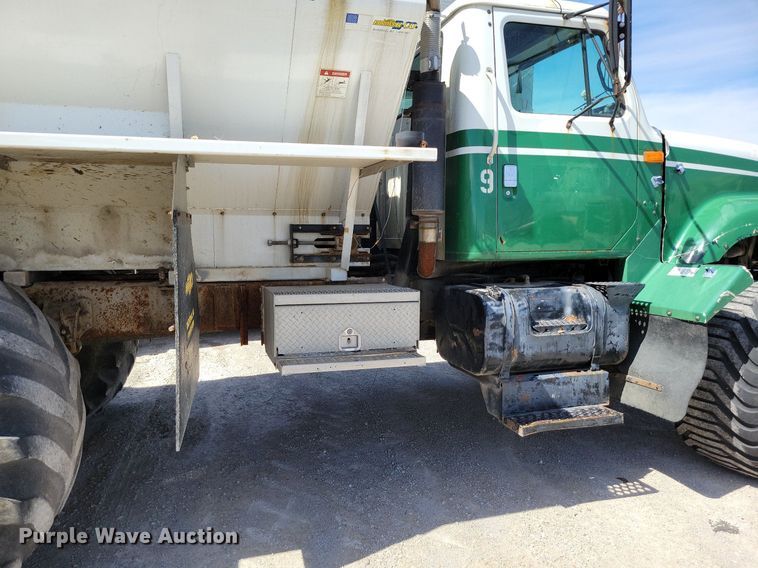 image for item DR7907 1997 International 2554 spreader truck