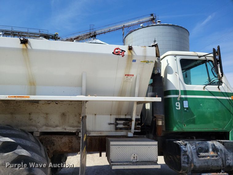 image for item DR7907 1997 International 2554 spreader truck