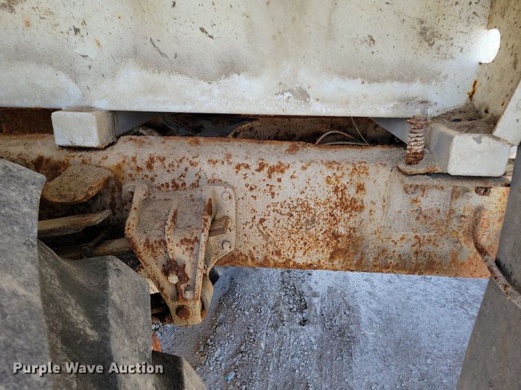 image for item DR7907 1997 International 2554 spreader truck