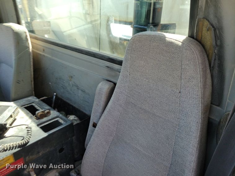 image for item DR7907 1997 International 2554 spreader truck