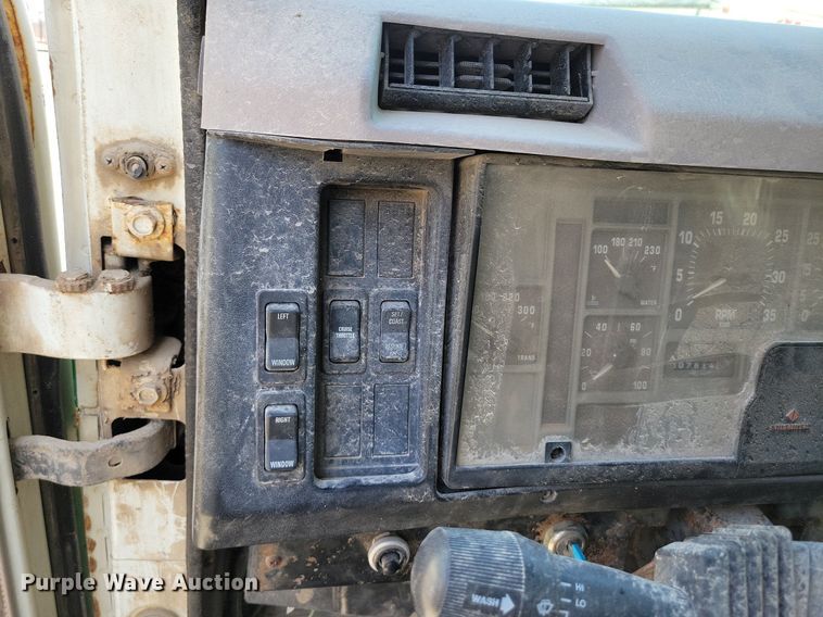 image for item DR7907 1997 International 2554 spreader truck