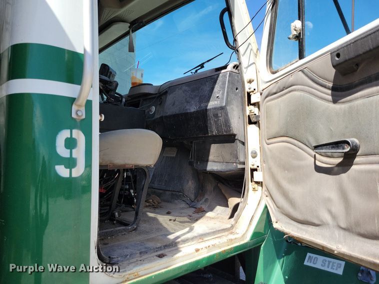 image for item DR7907 1997 International 2554 spreader truck