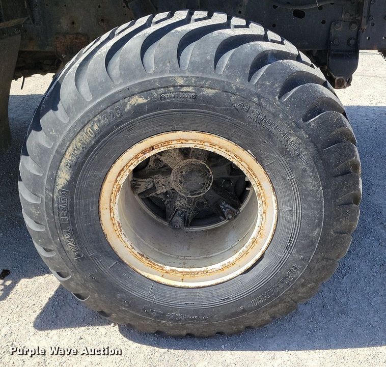 image for item DR7907 1997 International 2554 spreader truck