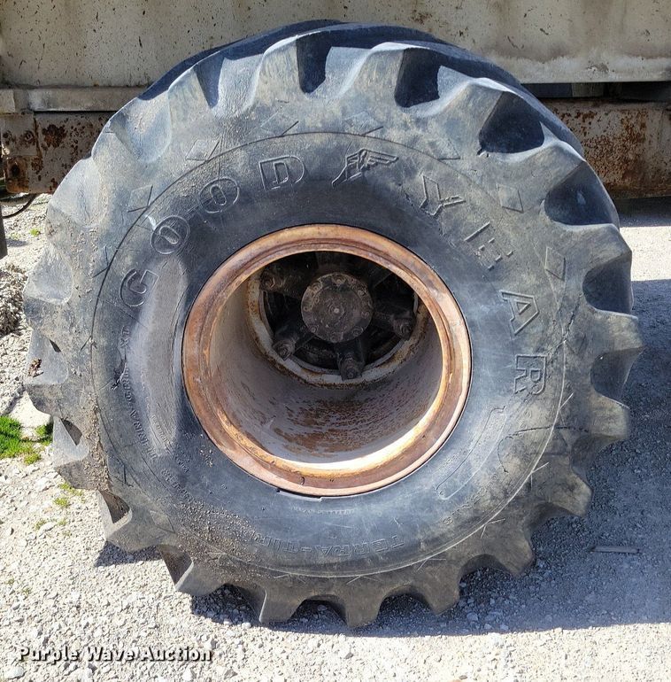 image for item DR7907 1997 International 2554 spreader truck