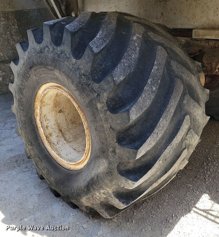 image for item DR7907 1997 International 2554 spreader truck