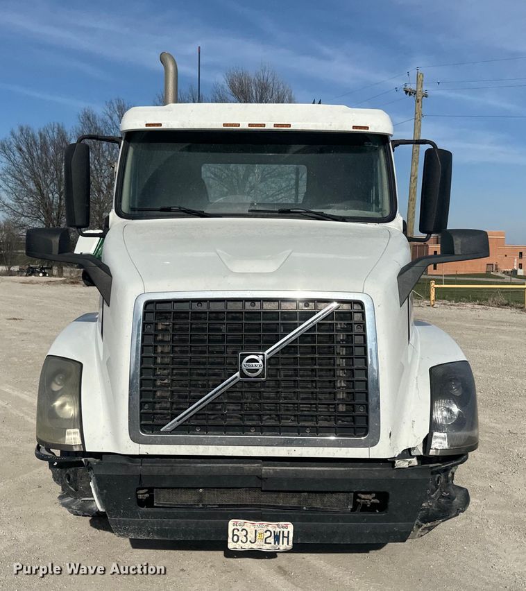 image for item DR7908 2016 Volvo VN semi truck