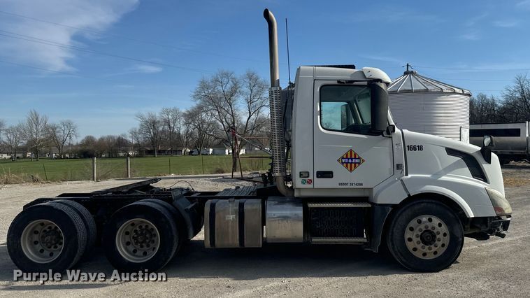 image for item DR7908 2016 Volvo VN semi truck