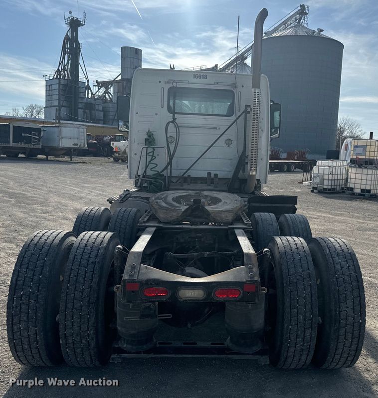 image for item DR7908 2016 Volvo VN semi truck