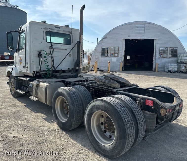 image for item DR7908 2016 Volvo VN semi truck