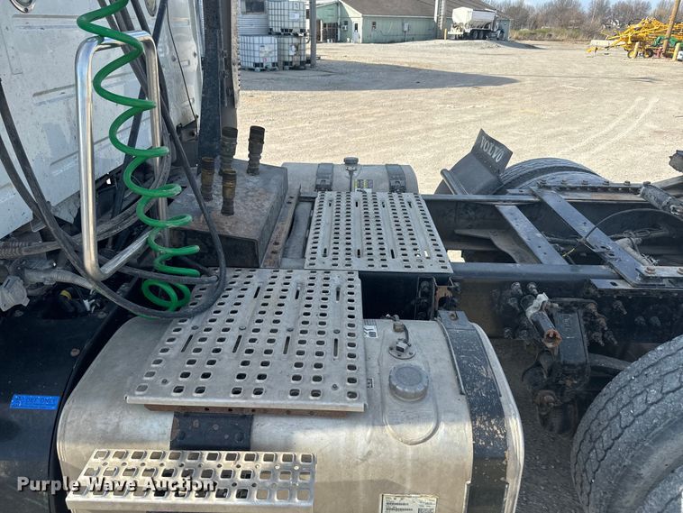 image for item DR7908 2016 Volvo VN semi truck