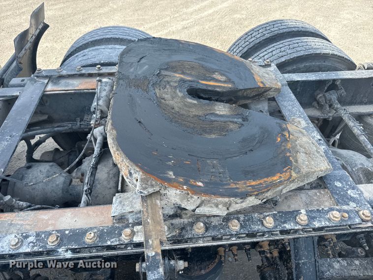 image for item DR7908 2016 Volvo VN semi truck