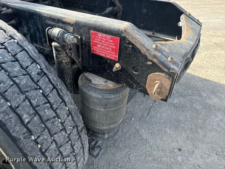 image for item DR7908 2016 Volvo VN semi truck