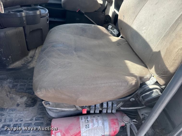 image for item DR7908 2016 Volvo VN semi truck