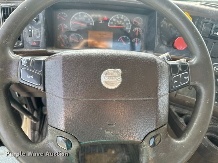 image for item DR7908 2016 Volvo VN semi truck