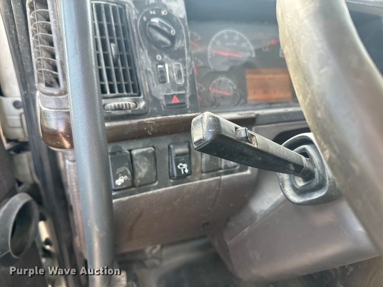 image for item DR7908 2016 Volvo VN semi truck