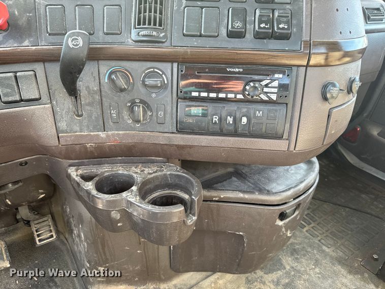 image for item DR7908 2016 Volvo VN semi truck