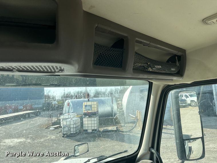 image for item DR7908 2016 Volvo VN semi truck