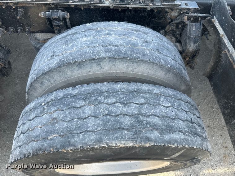 image for item DR7908 2016 Volvo VN semi truck