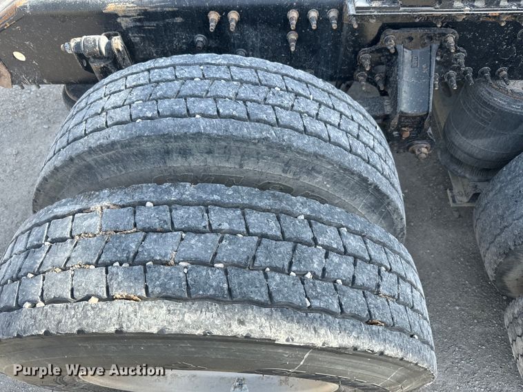 image for item DR7908 2016 Volvo VN semi truck