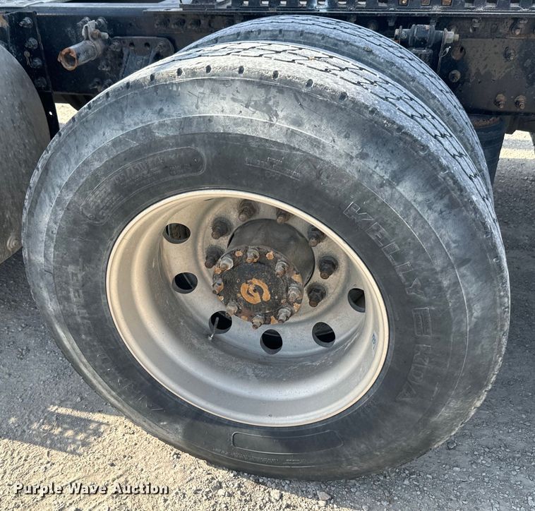 image for item DR7908 2016 Volvo VN semi truck