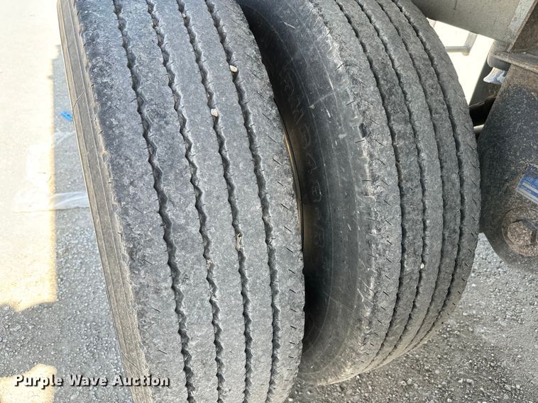 image for item DR7909 2008 Timpte grain trailer