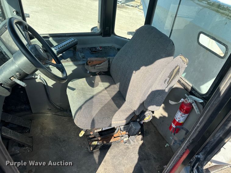 image for item DR7911 Case IH FLX4300 spreader