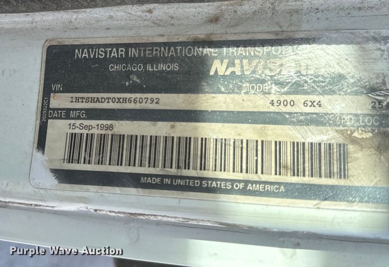 image for item DR7912 1999 International  4900 feed delivery truck