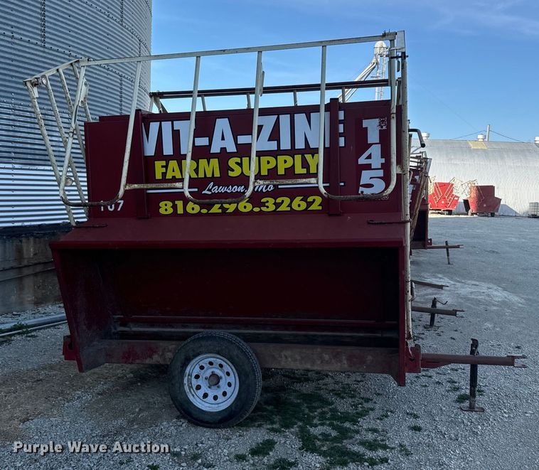 image for item DR7918 (2) Feed Train Gray Fox 145 creep feeders